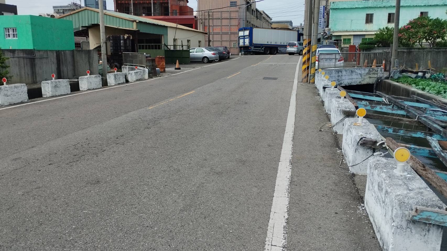 《協尋》台中龍井 中山二路39號/121號  12/22晚間8.至9.行車記錄器畫面