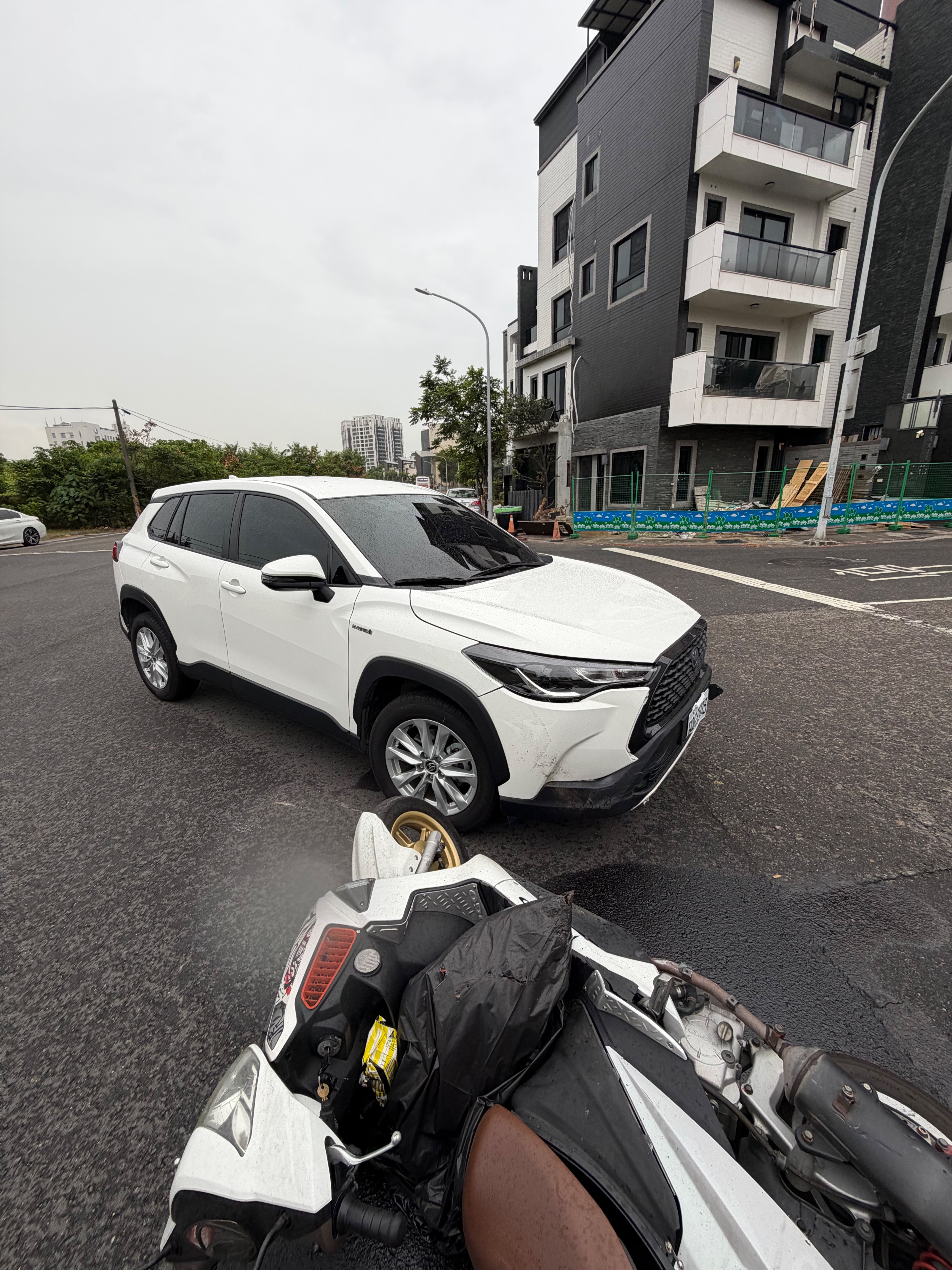 2025/11/10 早上9點多高雄鳥松區忠誠路與山水路T型路口車禍