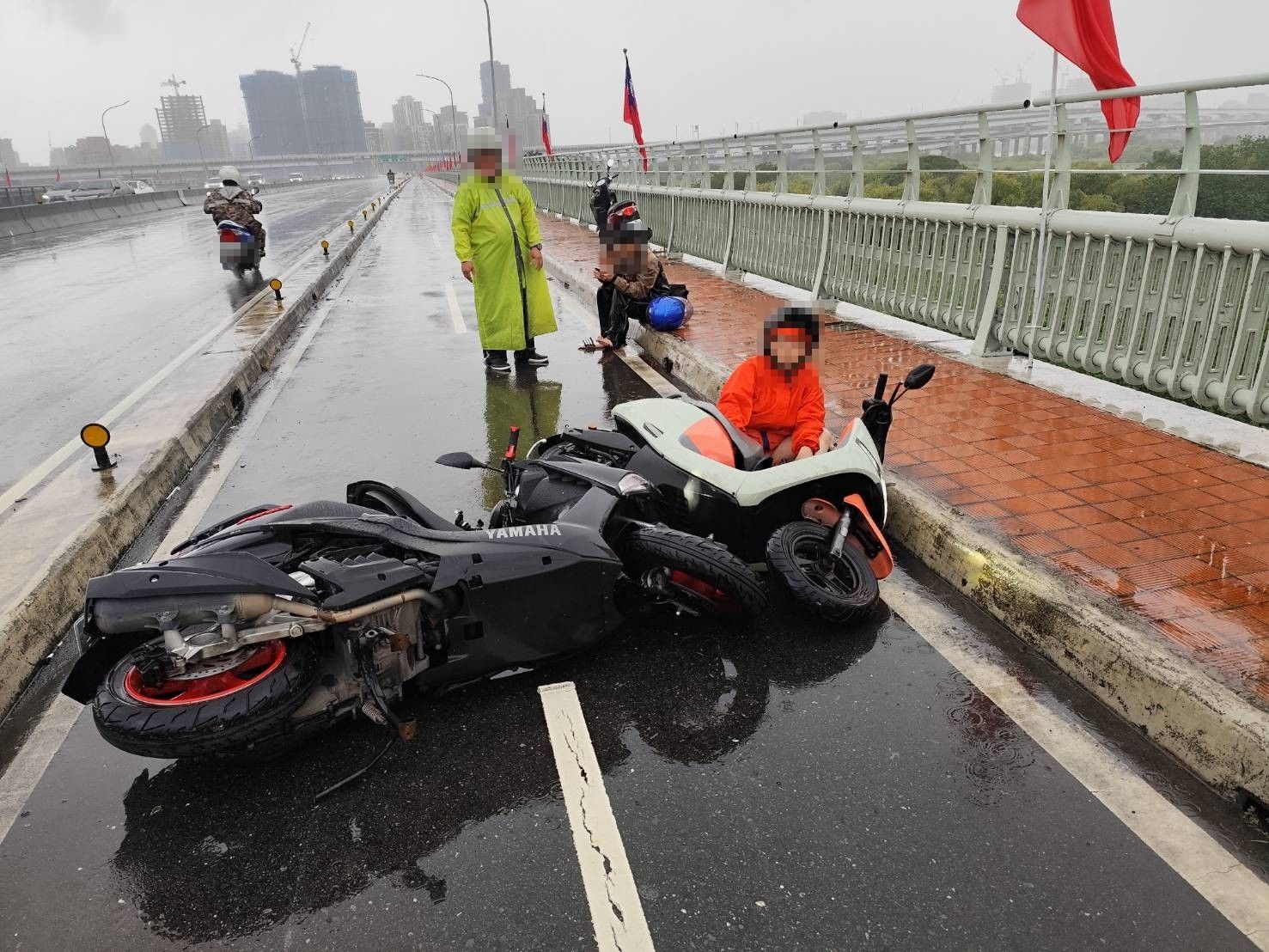 【尋求行車紀錄器畫面協助▪10/20 華江橋事故】