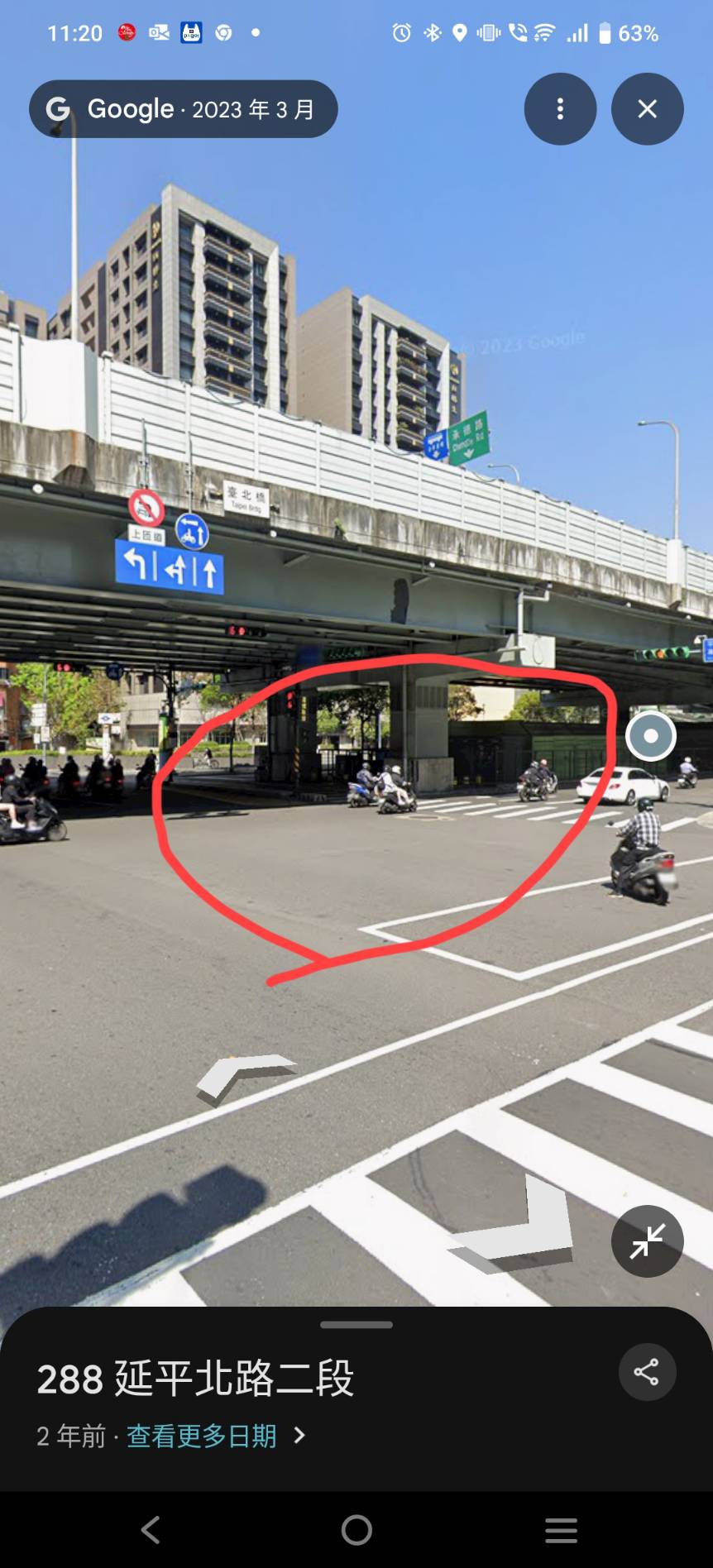 社團的民眾好，114/10/08 上午時間9點 在三重往台北橋的下橋處 延平北路口的車禍 行車記錄器畫面，請有保存畫面或是有相關目擊者可以聯繫我拜託，謝謝大家🙏