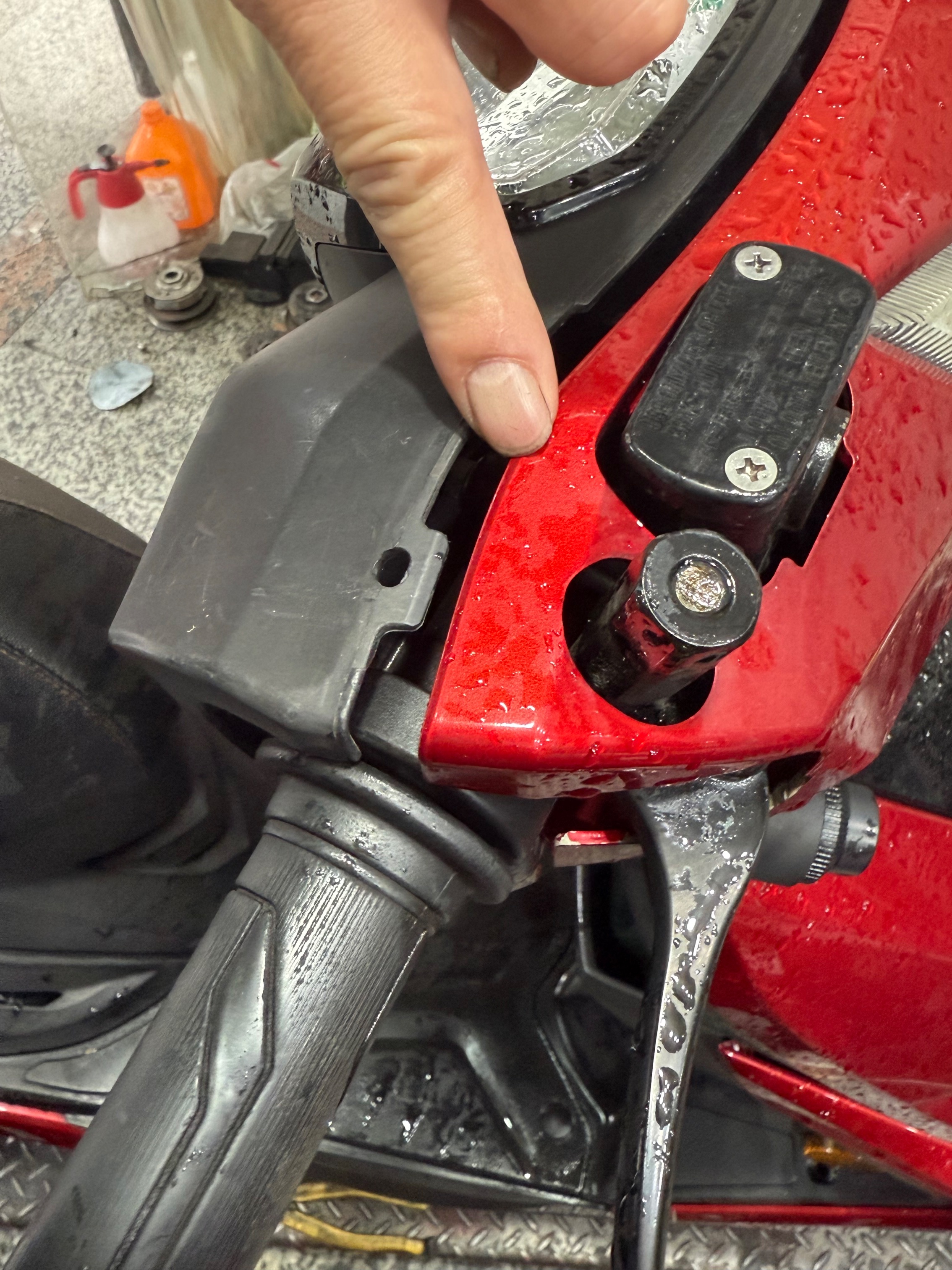 尋找11/9 晚上21:00～11/10 早上7:00經過中和區員山路92巷 的目擊證人