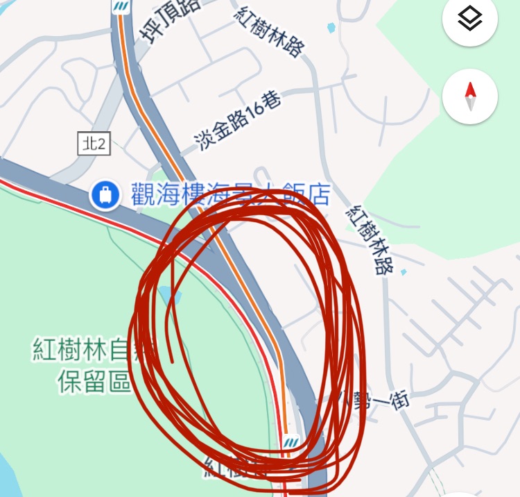 2025/10/03 紅樹林捷運站往台北方向的無障礙計程車逼車片段