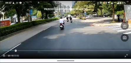 [大約上午9點20~9:30之間] 河南路二段往南屯方向，市政北七路口前機車擦撞