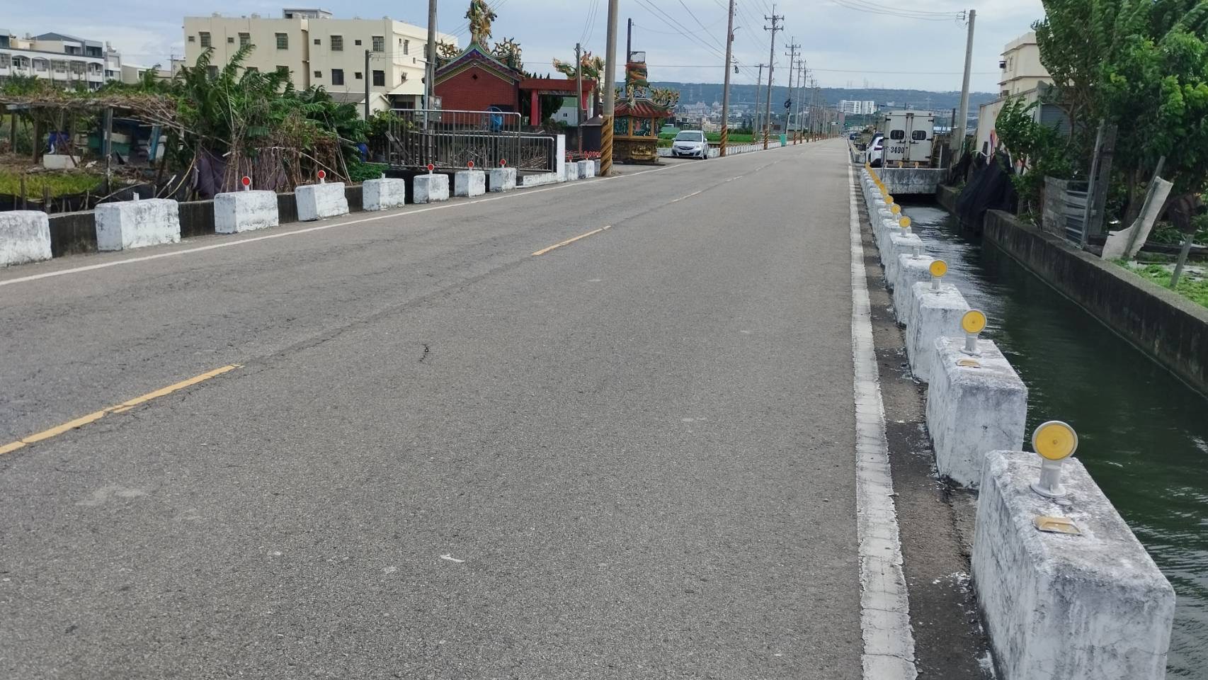《協尋》台中龍井 中山二路39號/121號  12/22晚間8.至9.行車記錄器畫面