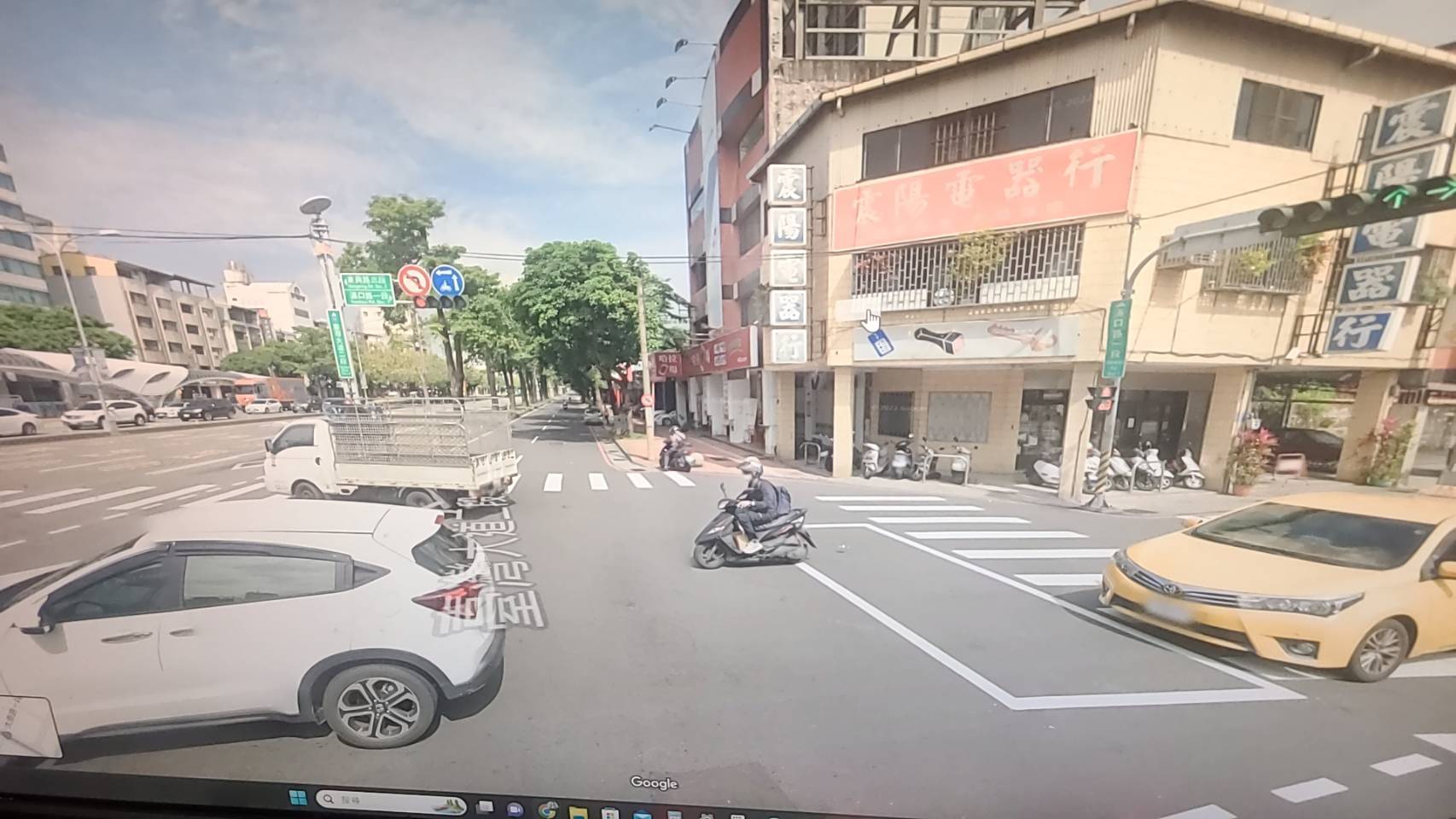 尋求行車紀錄器，對方未打方向燈切車為閃避摔車。